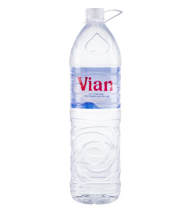 Nước uống Vian chai 1,5 lít